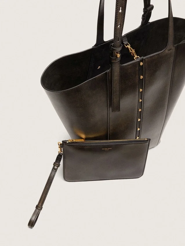 24/7 Bag North South in black distressed leather with adjustable handles