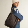 24/7 Bag North South in black leather with adjustable handles