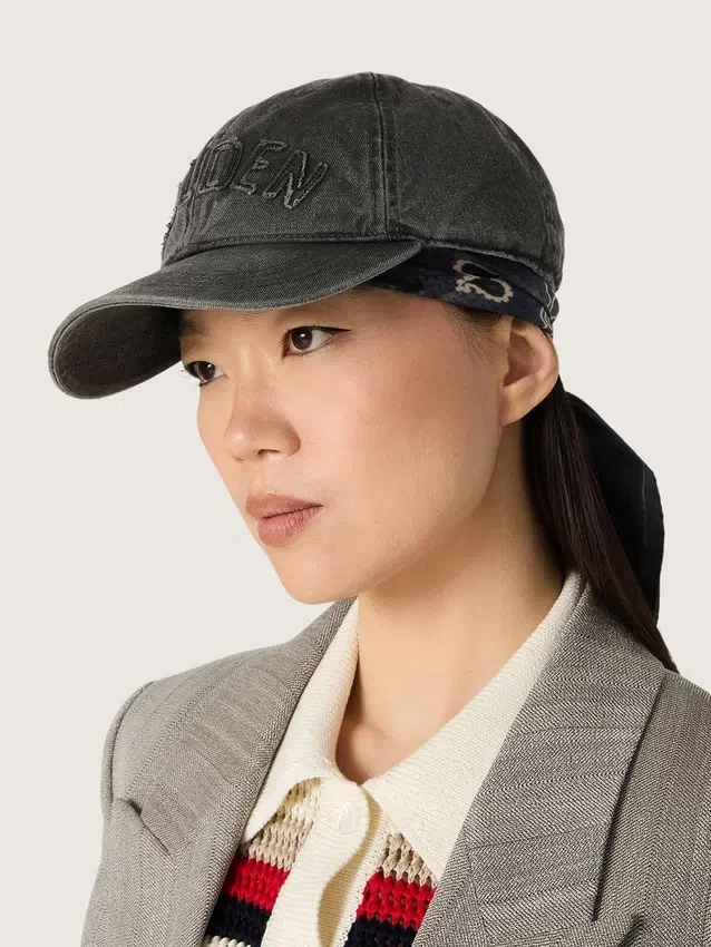 Anthracite baseball cap with tone-on-tone “Golden” patch