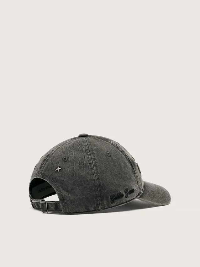 Anthracite baseball cap with tone-on-tone “Golden” patch