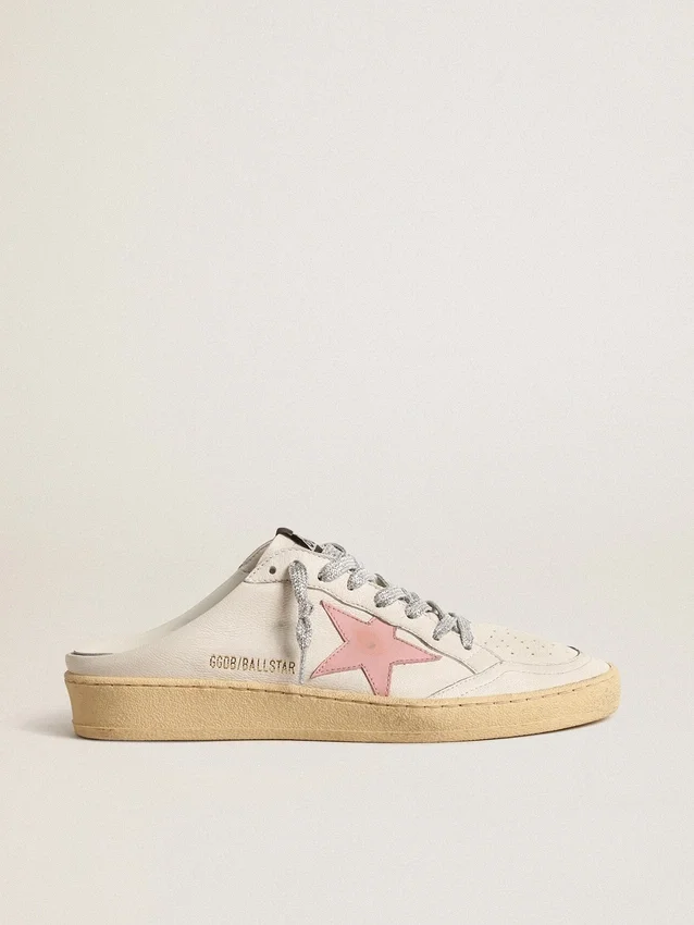 Ball Star Sabots in white nappa with an old-rose leather star