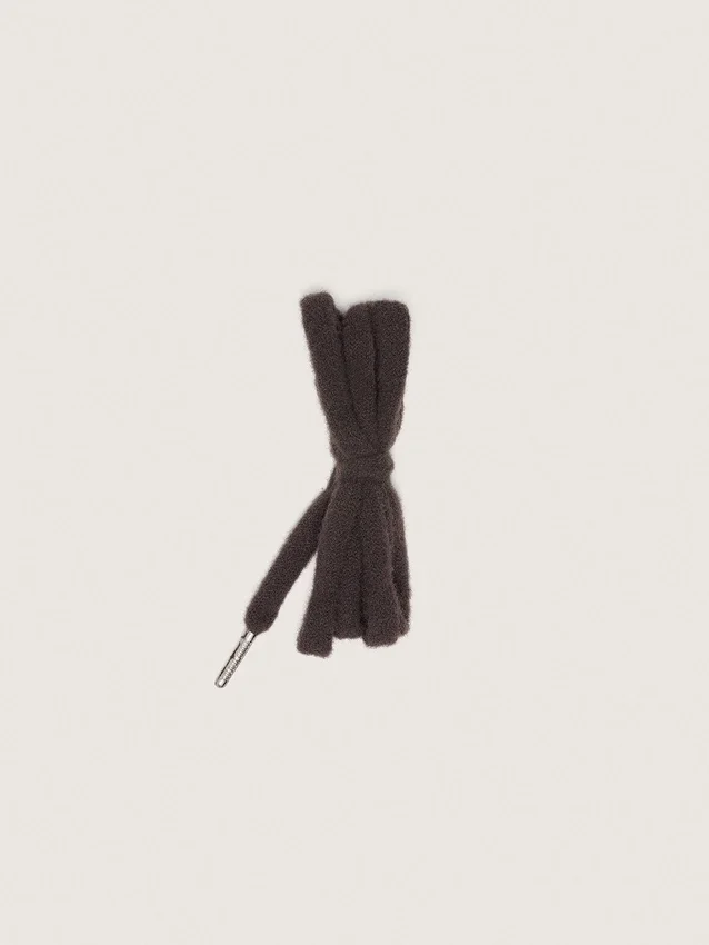 Brown puffy laces
