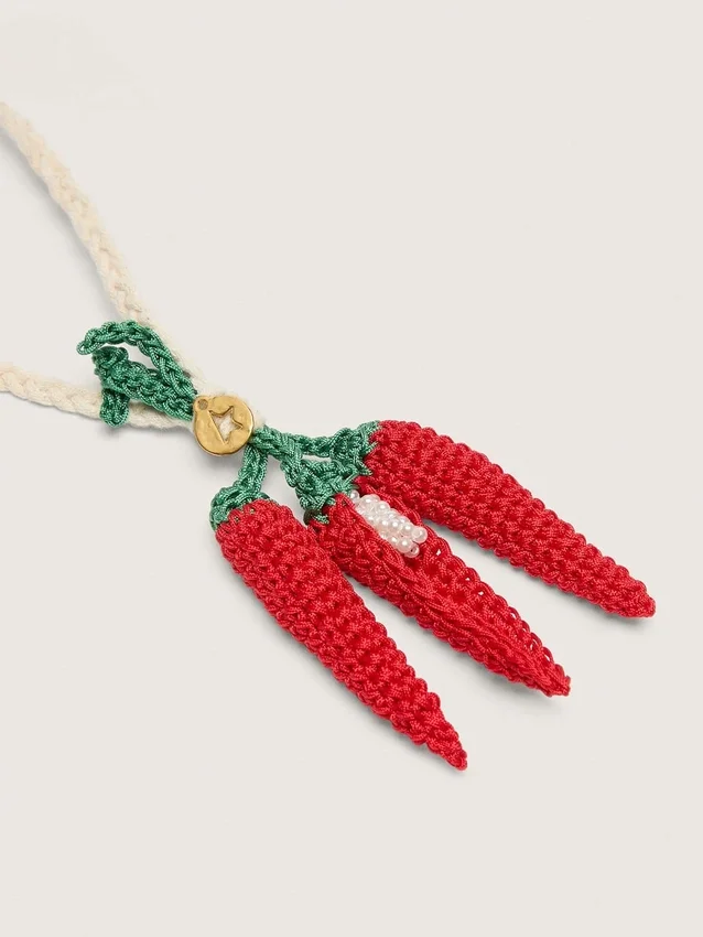 Chili pepper charm in cotton crochet with white crochet chain