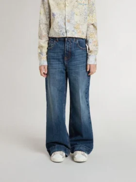 Girls’ bootcut jeans with a medium wash and embroidery