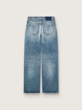 Golden women’s boyfriend jeans in stone-washed light blue denim