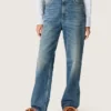 Golden women's boyfriend jeans in stone-washed light blue denim