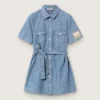 Journey girls’ short-sleeved shirt dress in light blue cotton chambray with embroidered patch