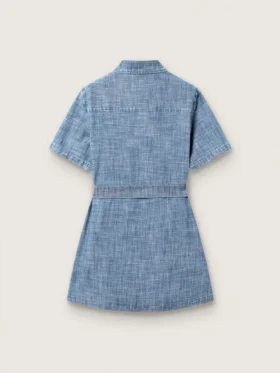 Journey girls’ short-sleeved shirt dress in light blue cotton chambray with embroidered patch