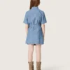 Journey girls’ short-sleeved shirt dress in light blue cotton chambray with embroidered patch