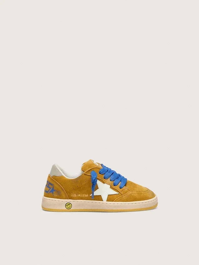 Junior Ball Star in ocher suede with glossy white leather star and heel tab