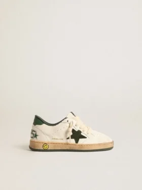 Junior Ball Star in white leather with green suede star