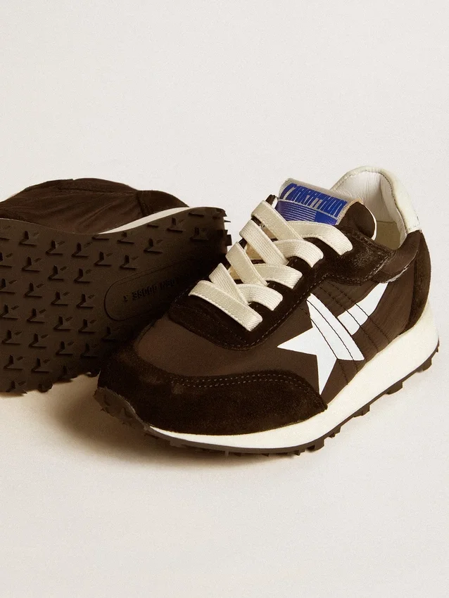 Junior Marathon in black nylon with printed star and leather heel tab
