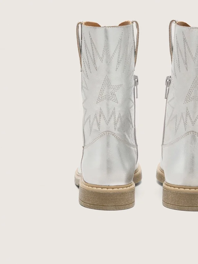 Junior Wish boots in silver metallic leather with star embroidery