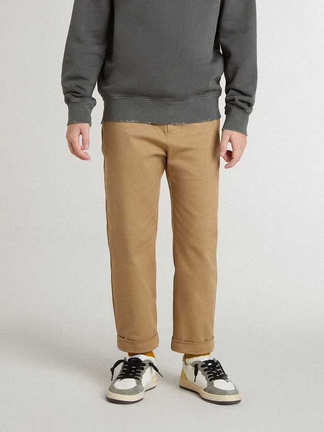 Kids’ chinos in tobacco-colored cotton