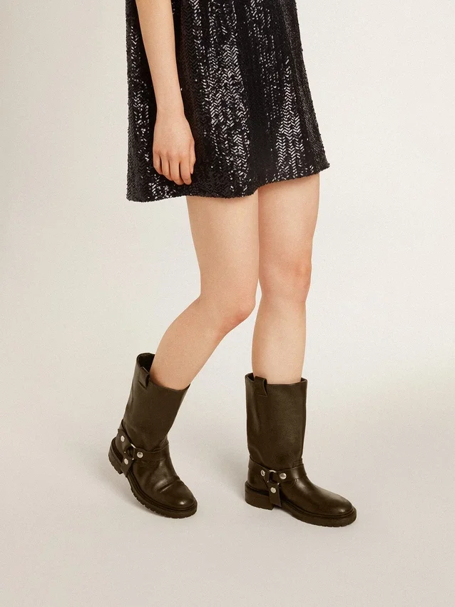 Kurt boots in black leather with silver buckle