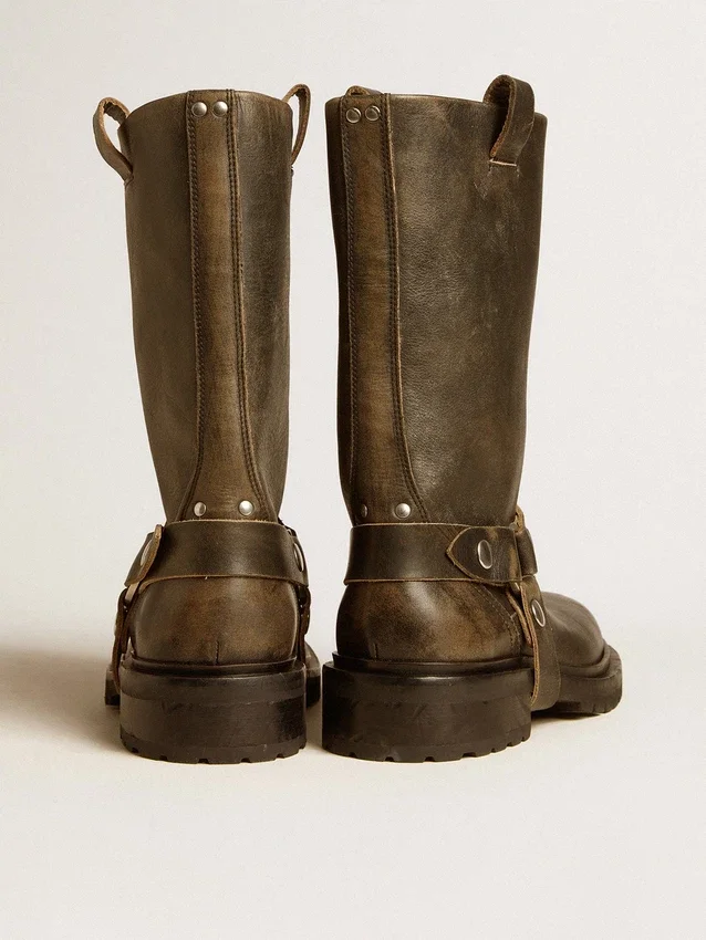 Kurt boots in black leather with silver buckle
