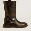 Kurt boots in glossy black leather with silver-colored buckle and studs