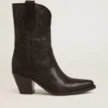 Low Wish Star boots in black leather with tone-on-tone inlay star