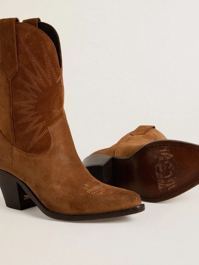 Low Wish Star boots in cognac suede with tone-on-tone embroidered star