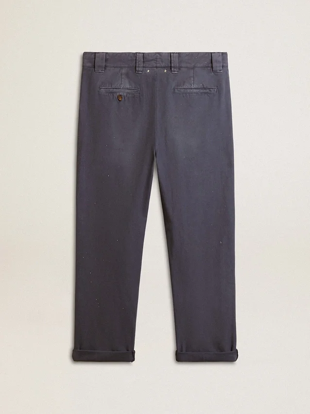 Men's chinos in blue with a lived-in effect