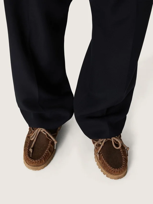 Men's Cruise loafers in brown waxed suede with dove gray hiking laces