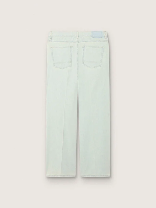 Men’s jeans in light blue denim
