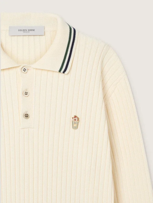 Men’s long-sleeved polo shirt in white knit with contrasting edges and removable pin