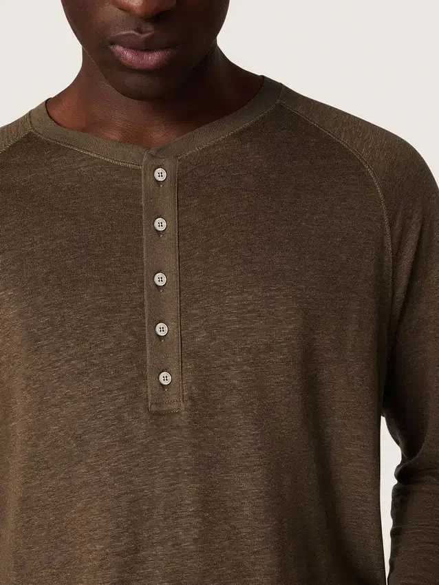 Men's long-sleeved sweater in tortoiseshell-brown linen jersey