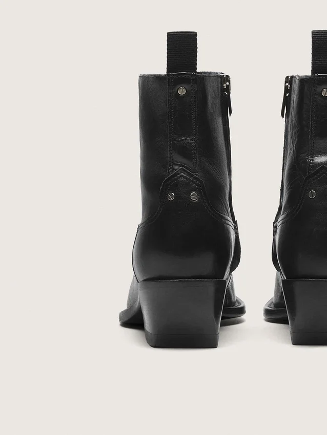Men’s low Debbie boots in black leather