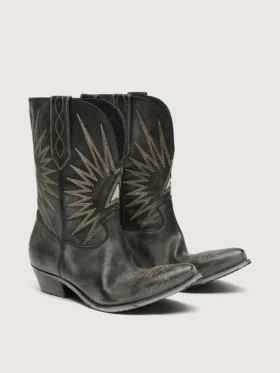 Men’s low Wish Star boots in black leather with silver star