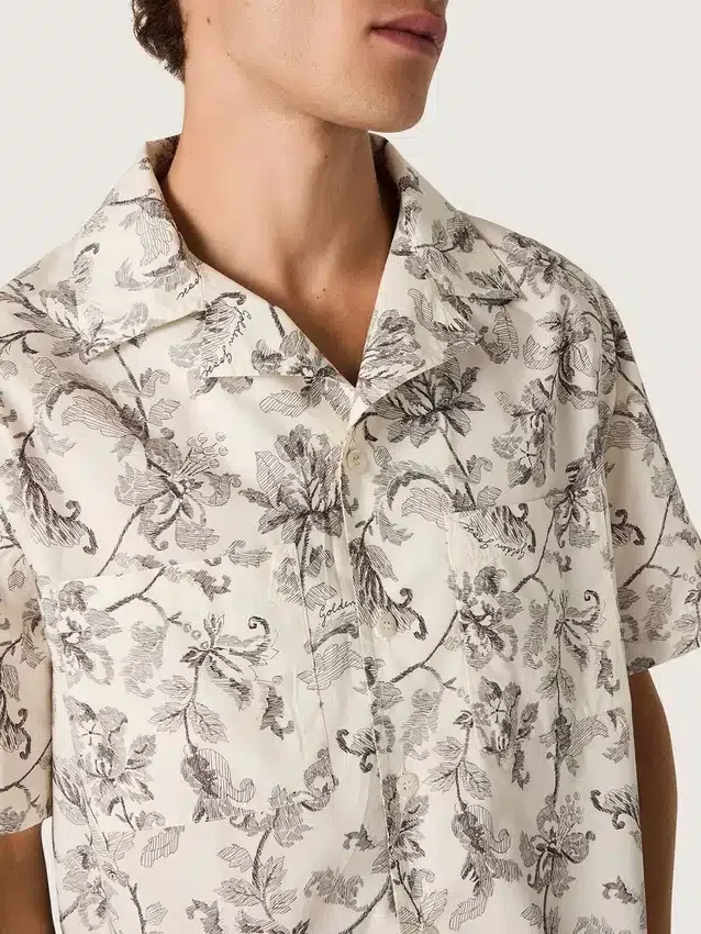 Men's short-sleeved cotton shirt with black and white floral print