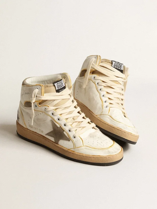 Men’s Sky-Star in white nappa leather with dove-gray suede star