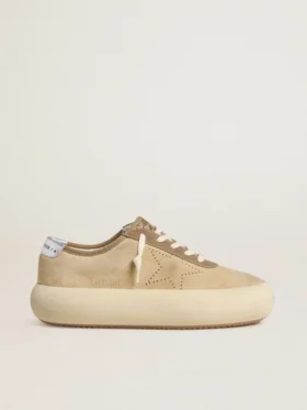 Men's Space-Star in beige suede with perforated star and metallic silver heel tab