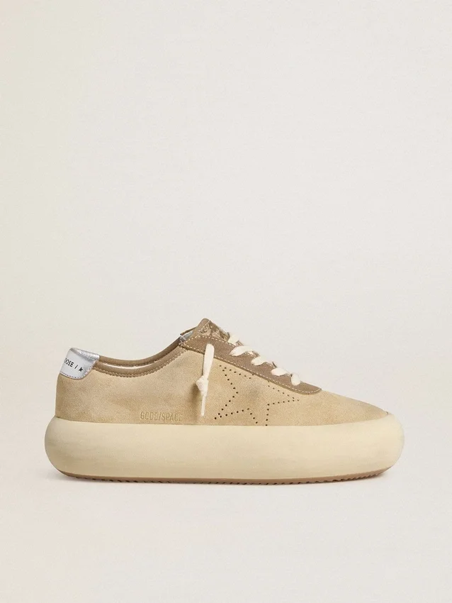 Men's Space-Star in beige suede with perforated star and metallic silver heel tab