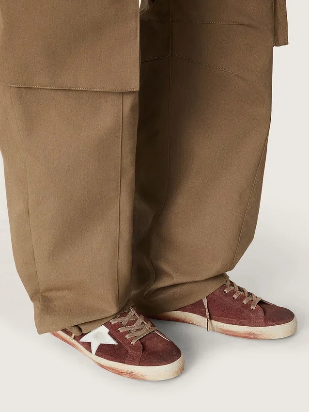 Men’s Super-Star in rust suede with metallic platinum leather star