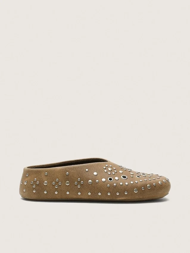 Men’s Tierra in khaki suede with silver studs