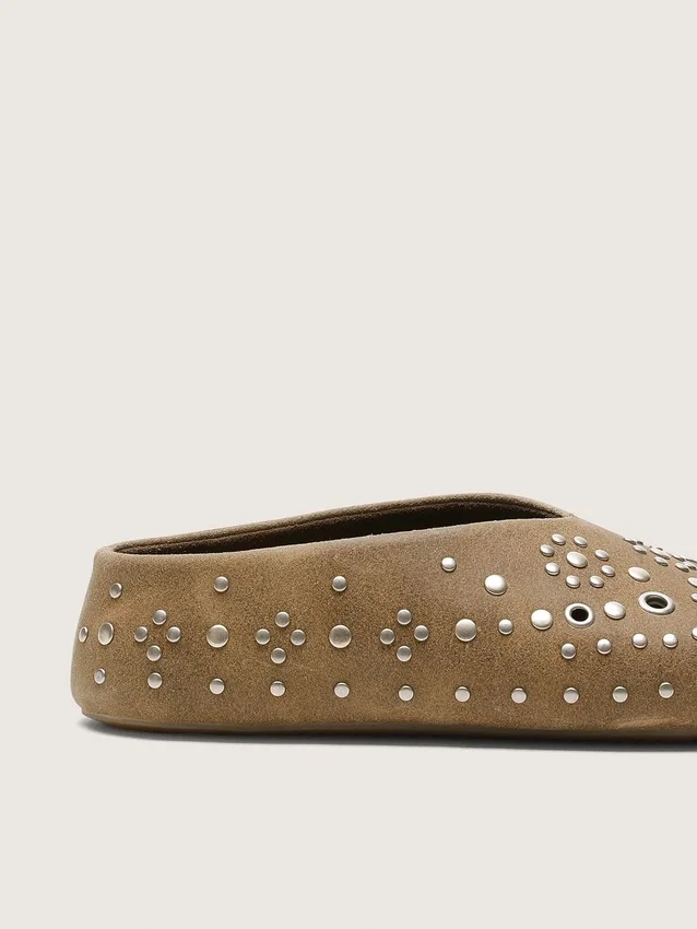 Men’s Tierra in khaki suede with silver studs