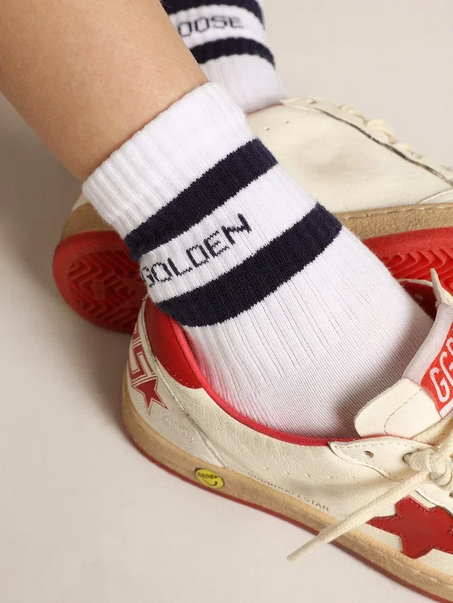 Ribbed socks with navy-blue stripes and logo