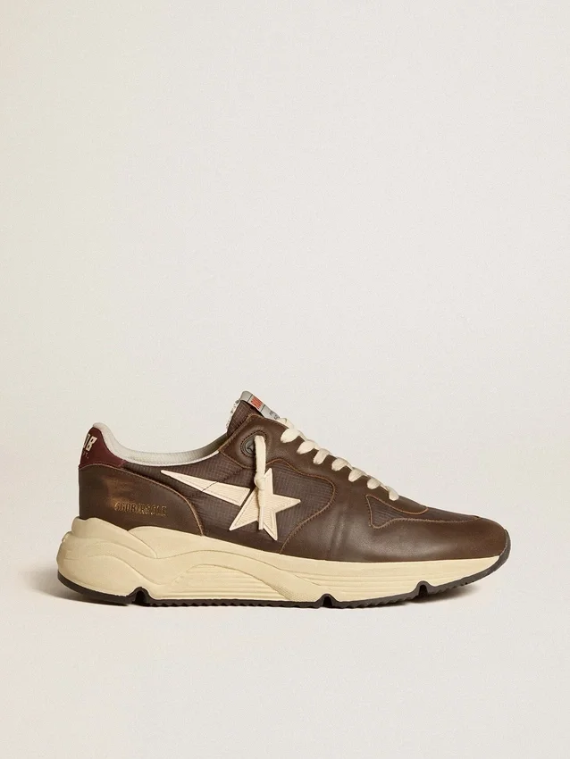 Running Sole in nylon and leather with TPU star and nubuck heel tab