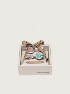 Skins multicolor laces with charm and pins