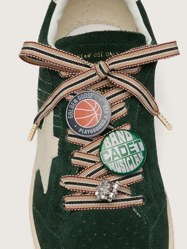Skins multicolor laces with charm and pins
