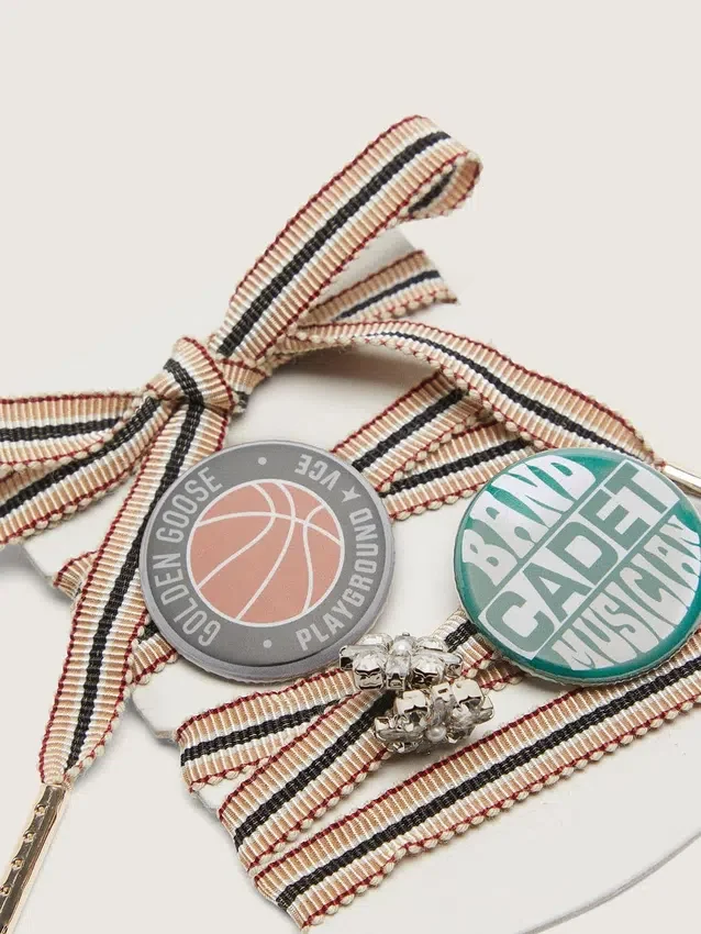 Skins multicolor laces with charm and pins
