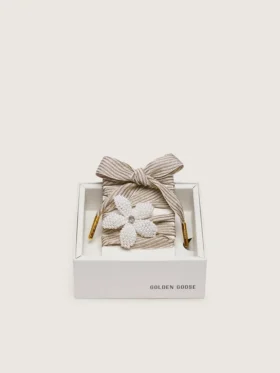 Skins "Vintage" white and beige striped laces with flower-shaped charm
