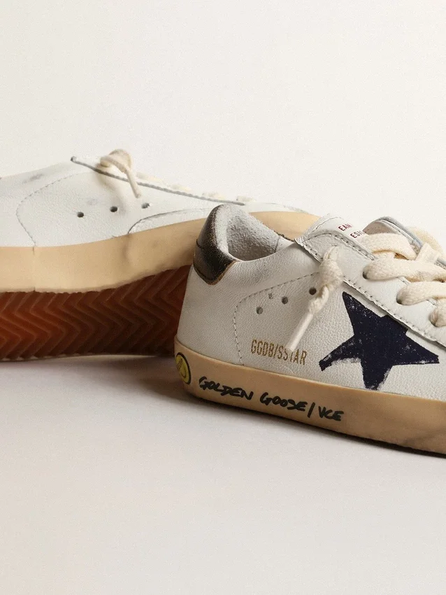 Super-Star Young in nappa with a printed star and black heel tab