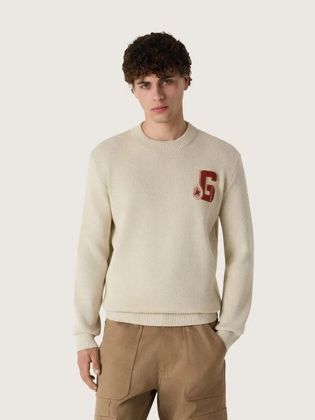 Unisex crew-neck sweater in beige cotton with patch on the front and logo on the back