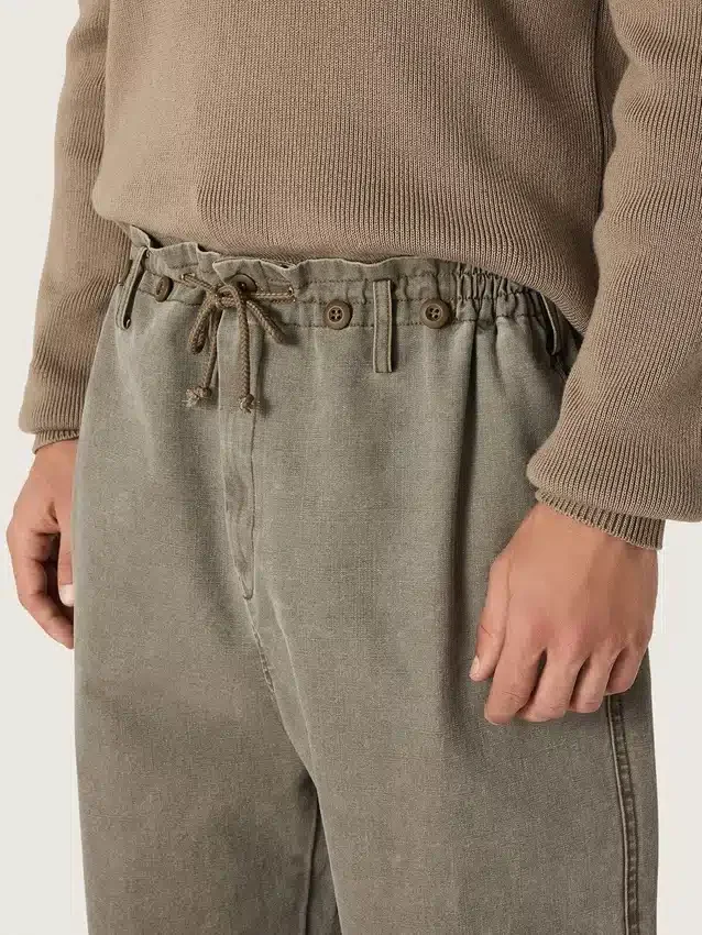 Unisex pants in gray denim with drawstring and star