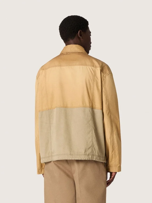 Unisex safari jacket in beige and military-green cotton with maxi pockets