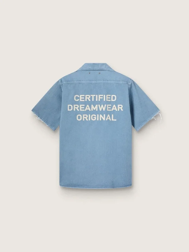 Unisex shirt in light blue denim with embroidery on the back