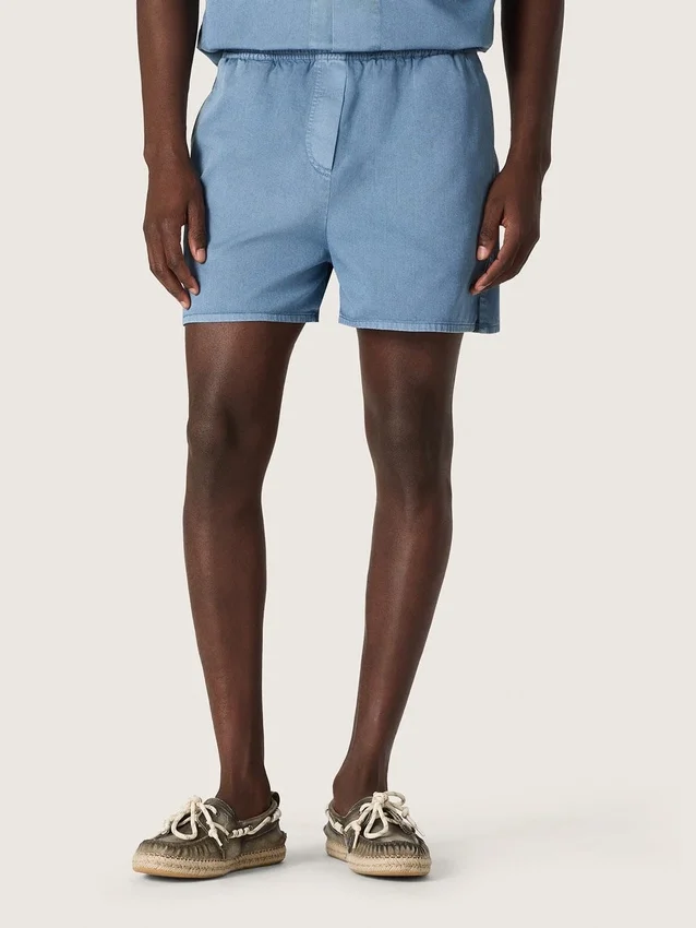 Unisex shorts in light blue cotton twill