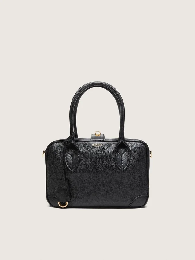 Vita Bag in black sheepskin leather with gold details